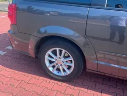 Grau Gebraucht 2015 Dodge Grand Caravan Van / Kleinbus | 14.600 € (Etwas zu teuer)