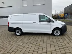 Arktikweiss Gebraucht 2021 Mercedes Vito Van / Kleinbus | 19.490 € (Guter Preis)