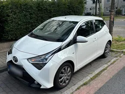 Weiß Gebraucht 2018 Toyota Aygo Connect Style Kleinwagen | 7.000 € (Superpreis)