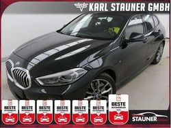 Black sapphire metallic (metallic) Gebraucht 2024 BMW 120 M Sport Kleinwagen | 28.380 € (Guter Preis)