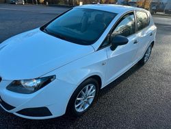 Weiß Gebraucht 2009 Seat Ibiza Limousine | 3.190 € (Fairer Preis)