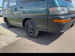 Grün Gebraucht 1996 Mitsubishi L Top Van / Kleinbus | 2.995 €