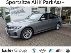 Grau Gebraucht 2023 BMW 318 Sport Line Limousine | 34.733 € (Fairer Preis)