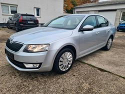 Silber Gebraucht 2013 Skoda Octavia Limousine | 11.999 € (Fairer Preis)