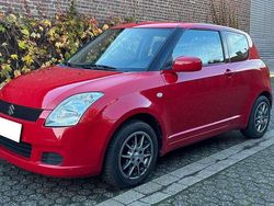 Rot Gebraucht 2005 Suzuki Swift Kleinwagen | 2.499 € (Fairer Preis)