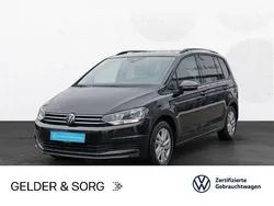 Deep black perleffekt Gebraucht 2024 VW Touran Comfortline Van / Kleinbus | 31.990 € (Fairer Preis)