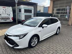 Weiß Gebraucht 2020 Toyota Corolla Business Edition Kombi | 10.990 €