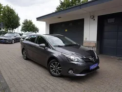 Grau Gebraucht 2012 Toyota Avensis Life Kombi | 6.850 € (Fairer Preis)