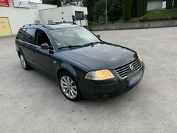 Grau Gebraucht 2003 VW Passat Kombi | 1.900 € (Guter Preis)