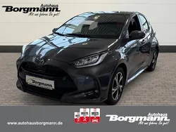 Grau Neu 2024 Toyota Yaris Hybrid Team Limousine | 23.350 € (Guter Preis)