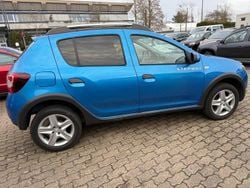 Blau Gebraucht 2015 Dacia Sandero Prestige Limousine | 3.650 € (Guter Preis)