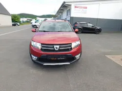 Rot Gebraucht 2016 Dacia Sandero Prestige Kleinwagen | 6.450 € (Fairer Preis)