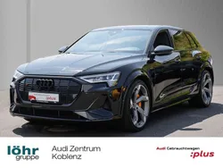 Mythosschwarz metallic Gebraucht 2023 Audi e-tron Ambiente SUV | 52.980 € (Guter Preis)