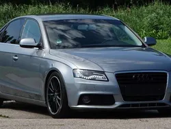 Grau Gebraucht 2011 Audi A4 Ambiente Limousine | 10.900 € (Fairer Preis)