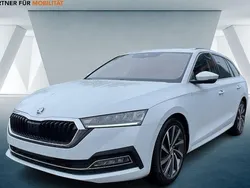 Weiß Gebraucht 2023 Skoda Octavia Style Kombi | 27.870 € (Fairer Preis)