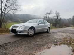 Silber Gebraucht 2008 Mercedes C200 Coupé | 3.998 €