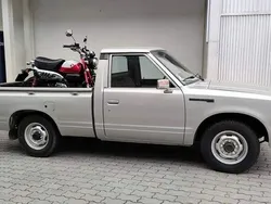 Silber Gebraucht 1982 Nissan PickUp Abholung | 12.790 €