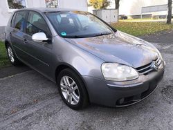 Grau Gebraucht 2006 VW Golf V Limousine | 3.000 € (Fairer Preis)