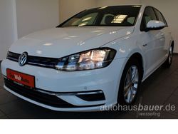Pure white Gebraucht 2019 VW Golf VII Comfortline Limousine | 21.570 € (Etwas zu teuer)