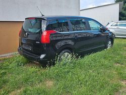 Schwarz Gebraucht 2010 Peugeot 5008 Tendance Van / Kleinbus | 5.500 € (Fairer Preis)