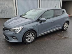 Grau Gebraucht 2019 Renault Clio IV Experience Kleinwagen | 11.500 € (Fairer Preis)