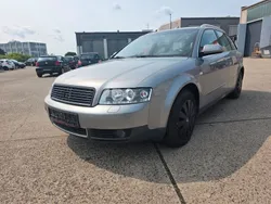 Grau Gebraucht 2002 Audi A4 Kombi | 2.999 € (Fairer Preis)