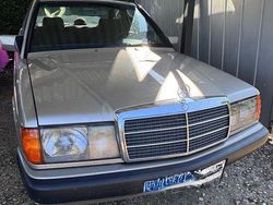 Beige Gebraucht 1998 Mercedes 190 Limousine | 9.499 €
