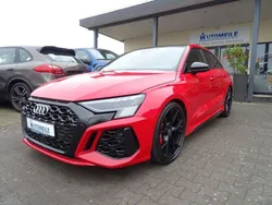 Tangorot metallic Gebraucht 2022 Audi RS3 Sportback Comfort Kleinwagen | 44.990 €