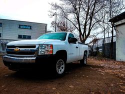 Weiß Gebraucht 2008 Chevrolet Silverado SUV | 10.000 €