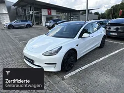 Weiß Gebraucht 2021 Tesla Model 3 Performance Limousine | 32.500 € (Etwas zu teuer)