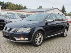 Blau Gebraucht 2014 VW Passat Alltrack Kombi | 6.990 € (Etwas zu teuer)