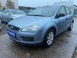 Blau Gebraucht 2006 Ford Focus Trend Limousine | 4.497 € (Etwas zu teuer)