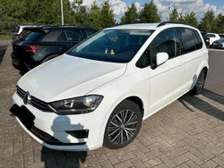 Weiß Gebraucht 2016 VW Golf Sportsvan Van / Kleinbus | 6.990 €