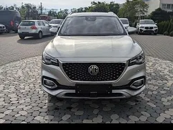 Grau Gebraucht 2022 MG EHS SUV | 20.000 € (Fairer Preis)