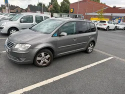 Grau Gebraucht 2007 VW Touran Van / Kleinbus | 7.500 € (Teuer)