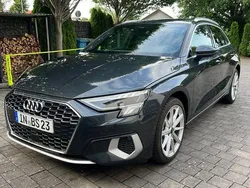 Grau Gebraucht 2024 Audi A3 Sportback Advanced Limousine | 31.150 € (Superpreis)