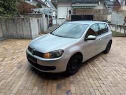 Silber Gebraucht 2009 VW Golf VI Kleinwagen | 2.400 €