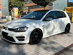 Weiß Gebraucht 2015 VW Golf VII R Limousine | 25.500 €