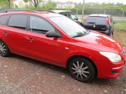 Rot Gebraucht 2009 Hyundai i30 Edition+ Kombi | 1.500 € (Guter Preis)