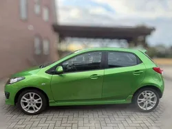 Grün Gebraucht 2010 Mazda 2 Dynamic Limousine | 3.950 € (Fairer Preis)