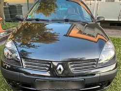 Schwarz Gebraucht 2004 Renault Clio II Kleinwagen | 1.000 € (Fairer Preis)