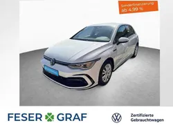 Pure white Gebraucht 2024 VW Golf VIII R-line Limousine | 28.440 € (Guter Preis)