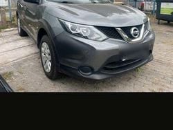 Grau Gebraucht 2015 Nissan Qashqai Visia SUV | 6.900 € (Superpreis)