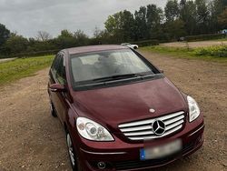 Rot Gebraucht 2007 Mercedes B150 Van / Kleinbus | 3.500 € (Guter Preis)