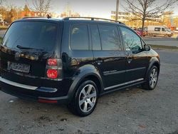 Schwarz Gebraucht 2009 VW Touran Cross Van / Kleinbus | 2.500 € (Superpreis)