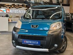 Blau Gebraucht 2010 Peugeot Bipper Outdoor Van / Kleinbus | 5.490 € (Teuer)