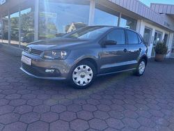 Grau Gebraucht 2015 VW Polo Trendline Limousine | 8.890 € (Etwas zu teuer)