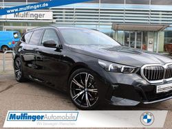 Black sapphire Gebraucht 2025 BMW 520 M Sport Kombi | 52.980 € (Guter Preis)