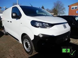 Weiss Gebraucht 2023 Fiat Scudo Basis Van / Kleinbus | 34.700 € (Etwas zu teuer)
