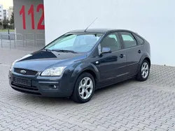 Grau Gebraucht 2007 Ford Focus Ghia Limousine | 4.150 € (Teuer)